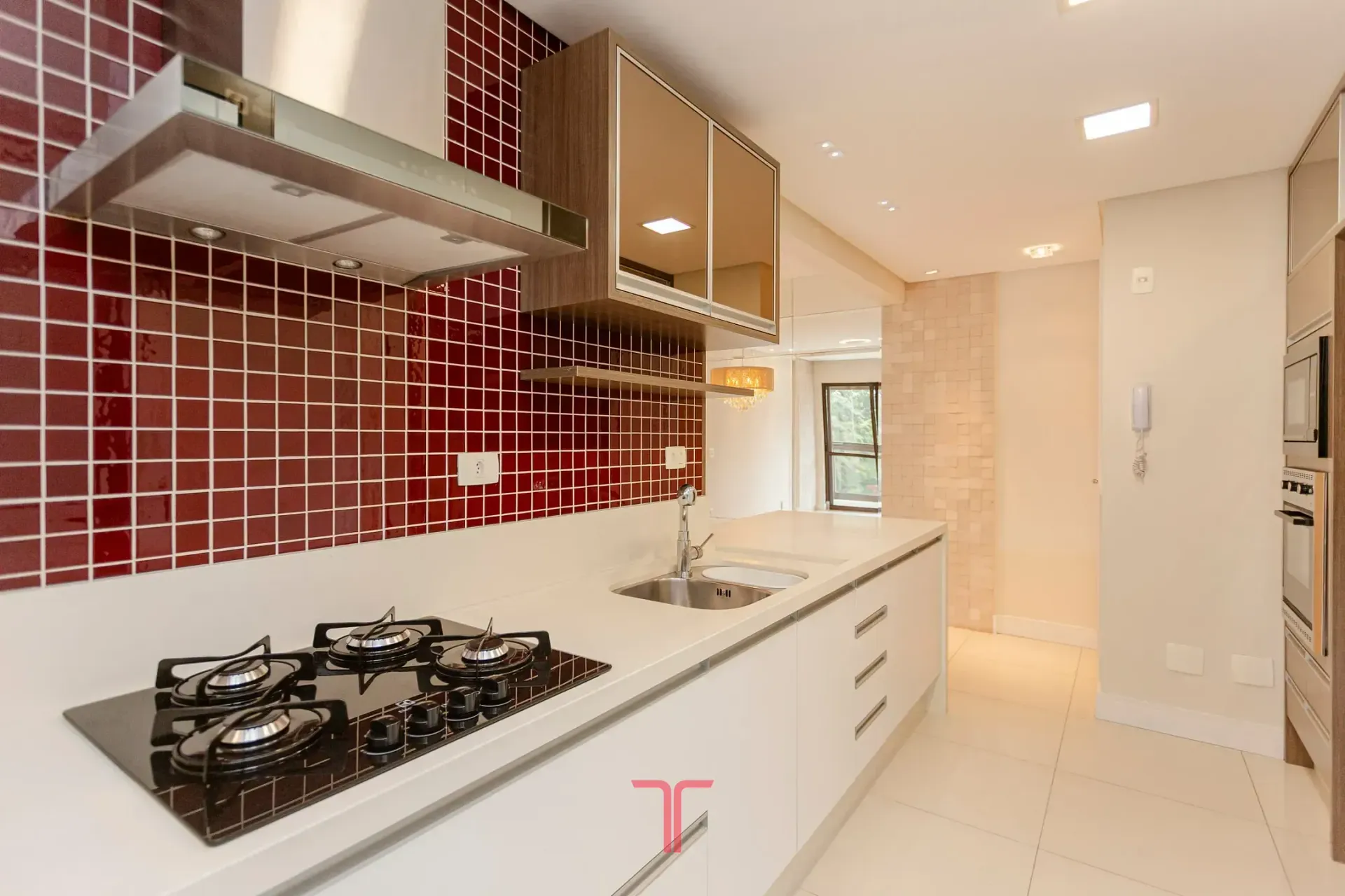 3-bedroom apartment in a building with a pool — photo 4