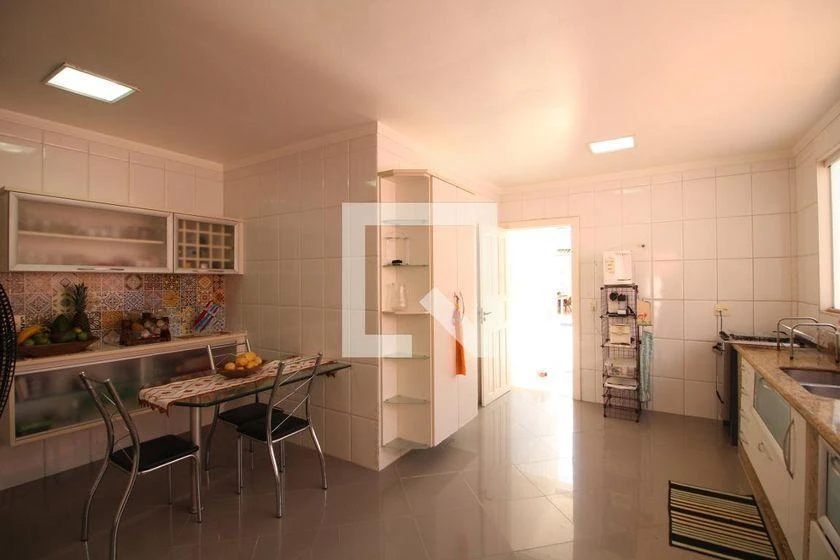 Condominium house with 4 bedrooms and 329 m² — photo 44