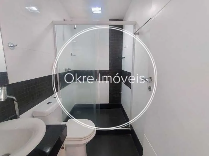 Unfurnished apartment with 2 bedrooms and 3 bathrooms — photo 11