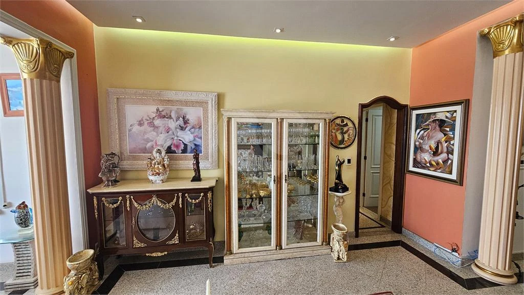 Furnished 127 m² apartment with 3 bedrooms and 3 baths — photo 39