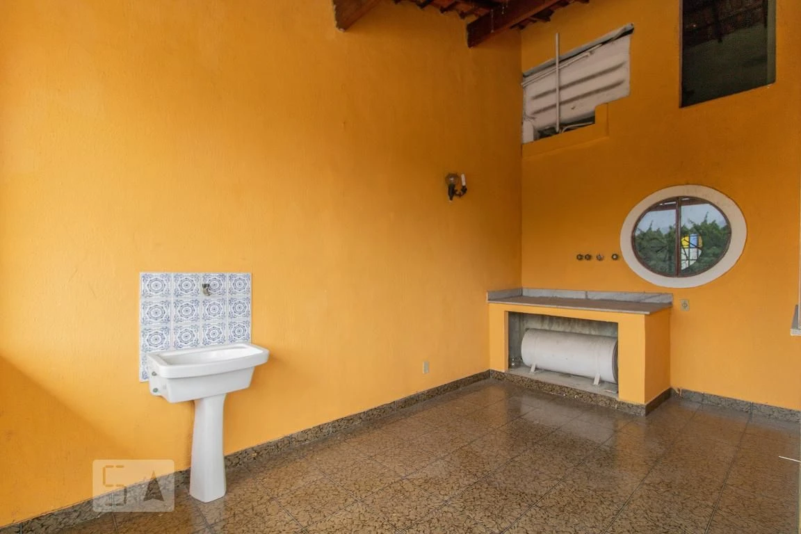 Rental house with 4 bedrooms and a private garden — photo 61