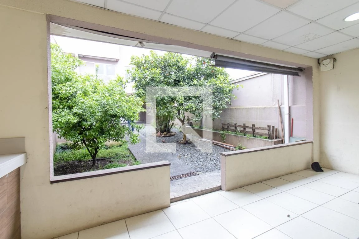 3-bedroom house with a private pool in Curitiba — photo 56