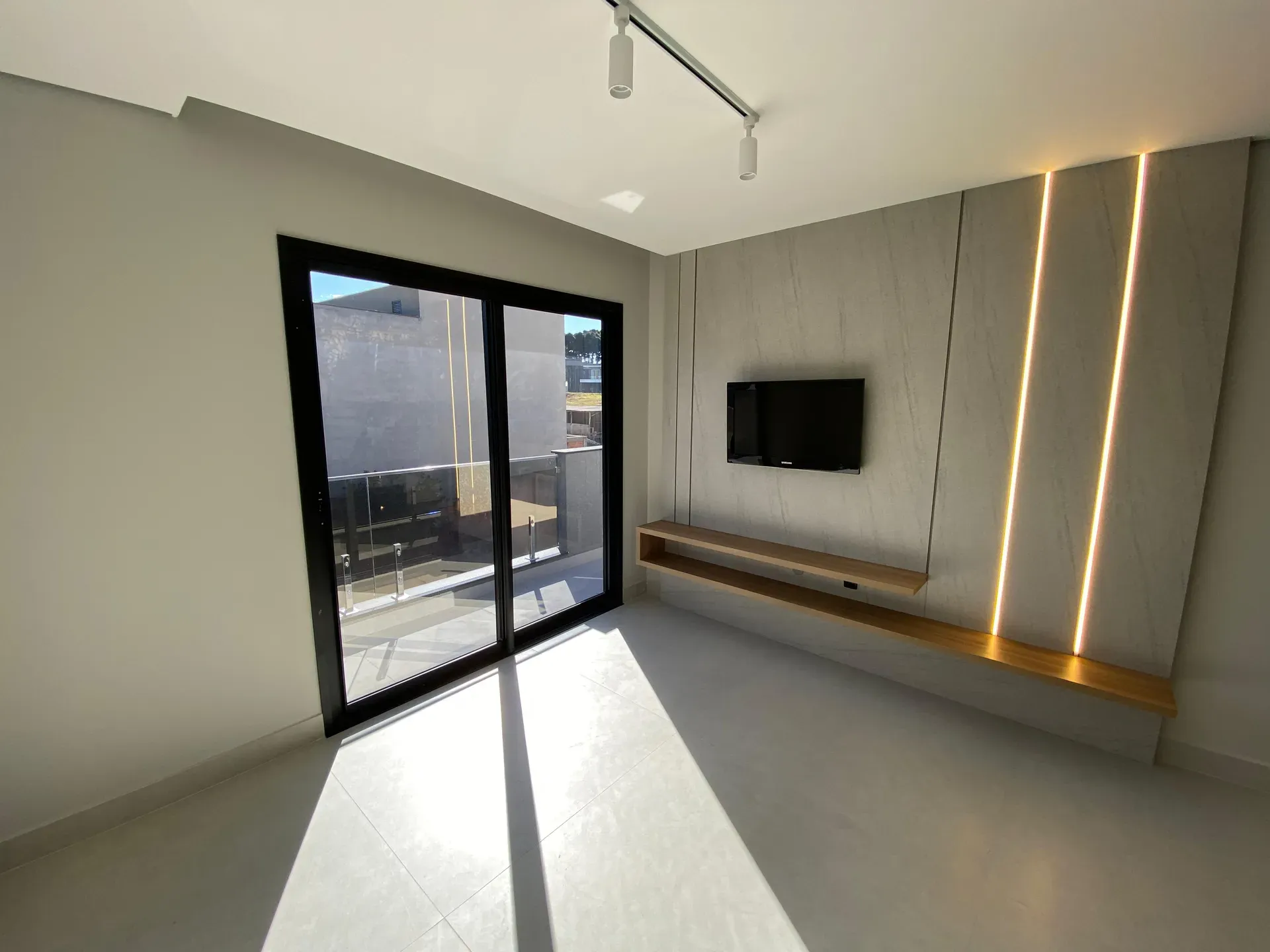 House in a gated community with 3 bedrooms and 5 baths — photo 24