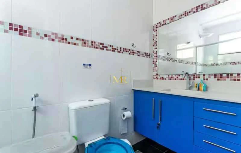 Furnished triplex house with 4 suites and 288 m² — photo 27