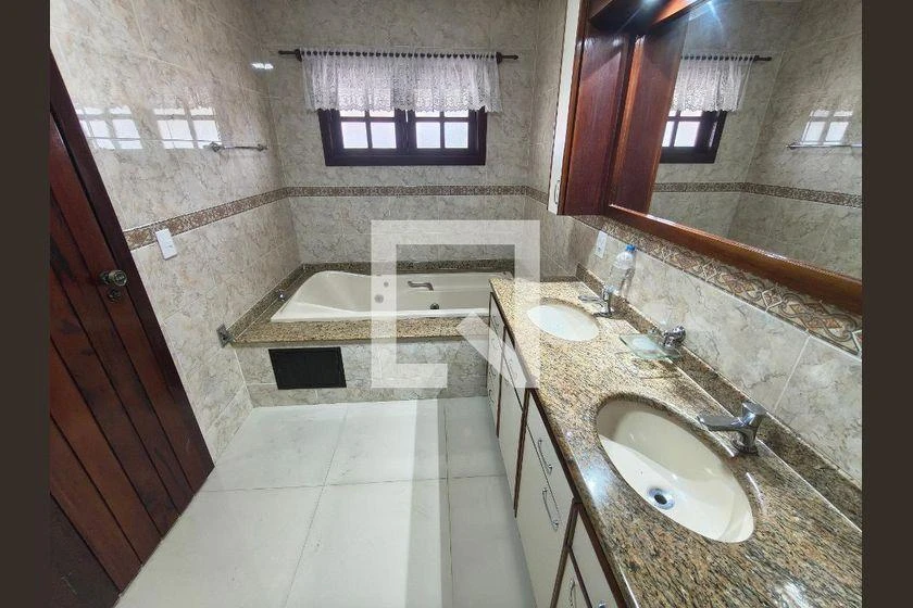 Мебльований будинок з 3 спальнями на 297 м² — photo 49