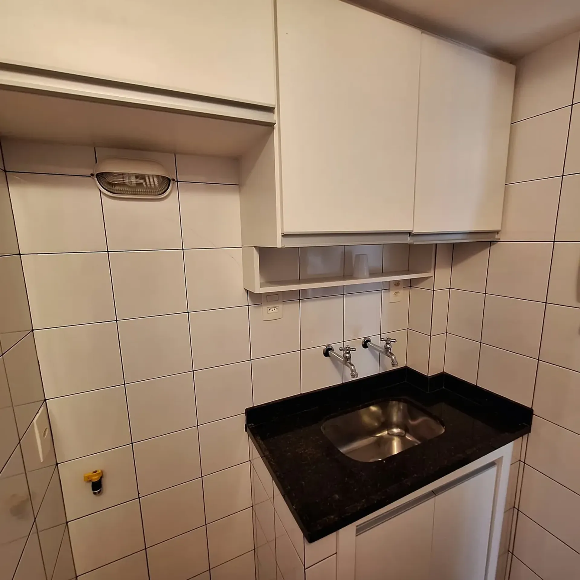 Apartment on the 6th floor with wood or laminate floors — photo 17