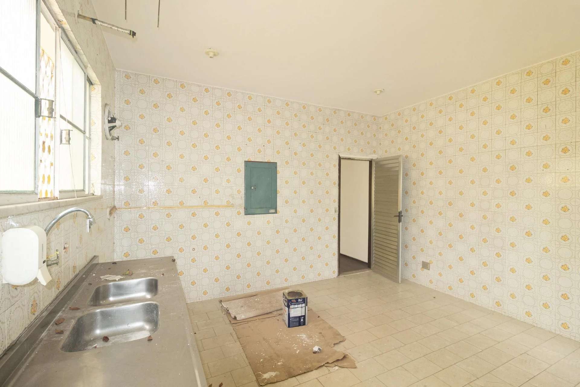 4-bedroom rental house with private garden and parking — photo 18