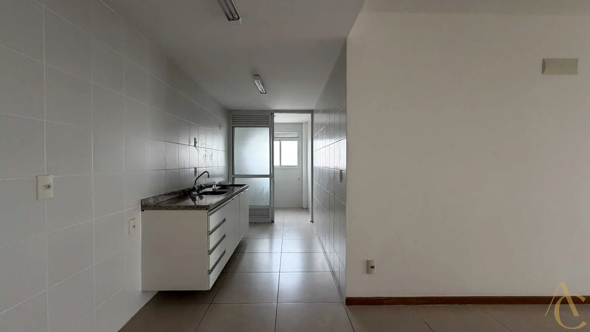 149 m² furnished apartment with a built-in grill on the balcony — photo 30
