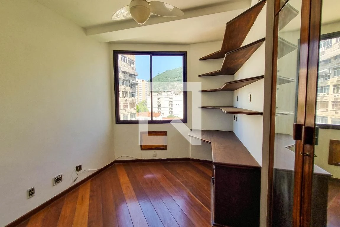 Home office in a 5-bedroom apartment, 127 m² — photo 19