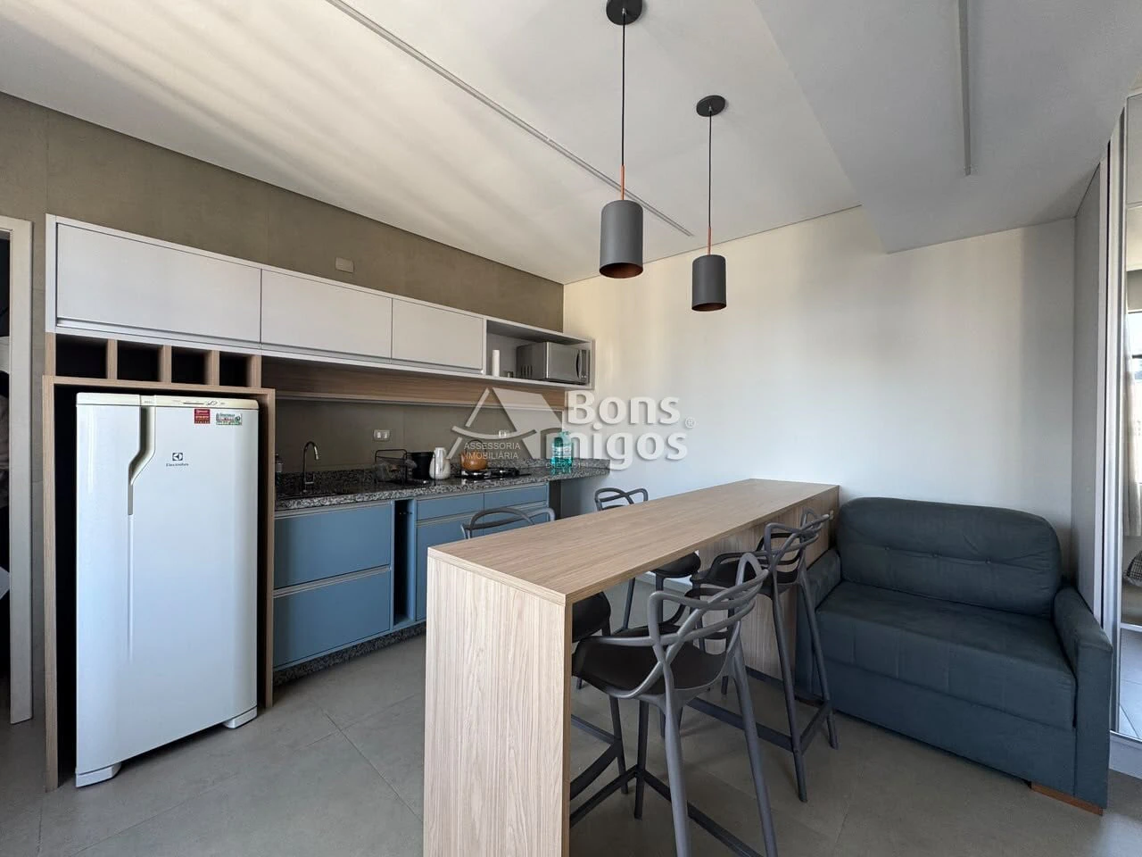 Monoambiente con espacio de home office en Curitiba — photo 5