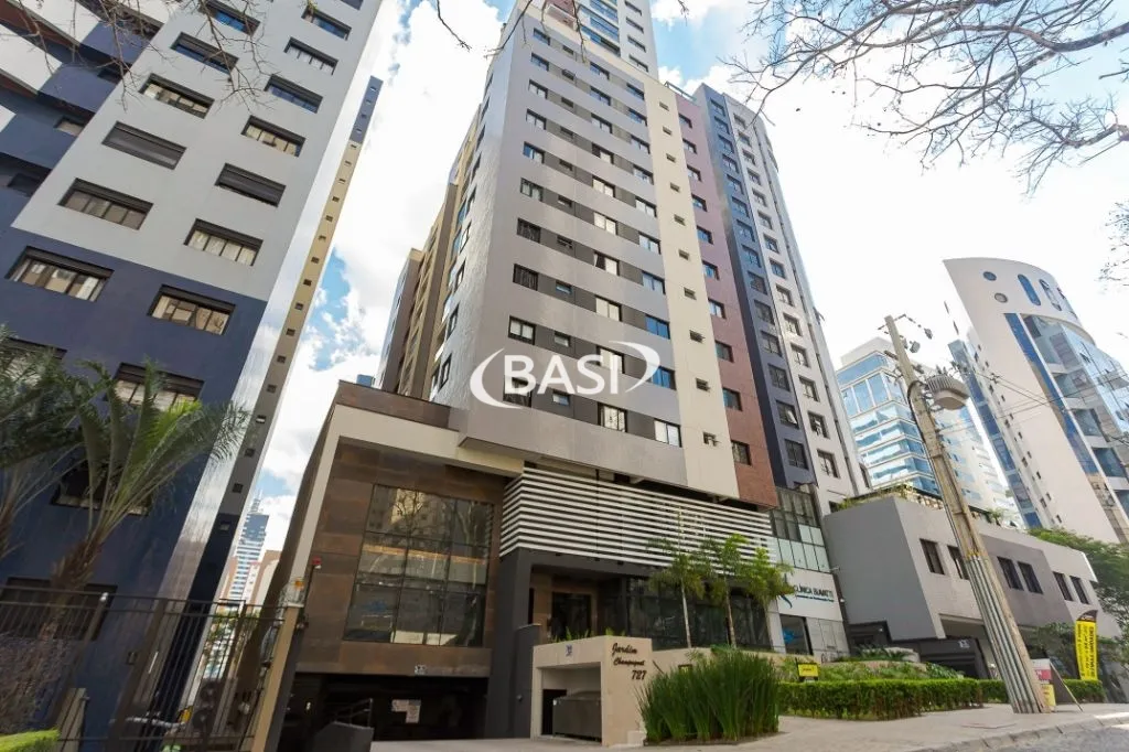 Glass-enclosed balcony in a 3-bedroom apartment, 80 m² — photo 82