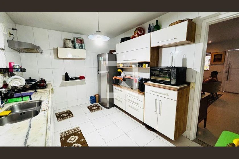 House with 5 bedrooms, 196 m², 8 parking spots and 4 baths — photo 44