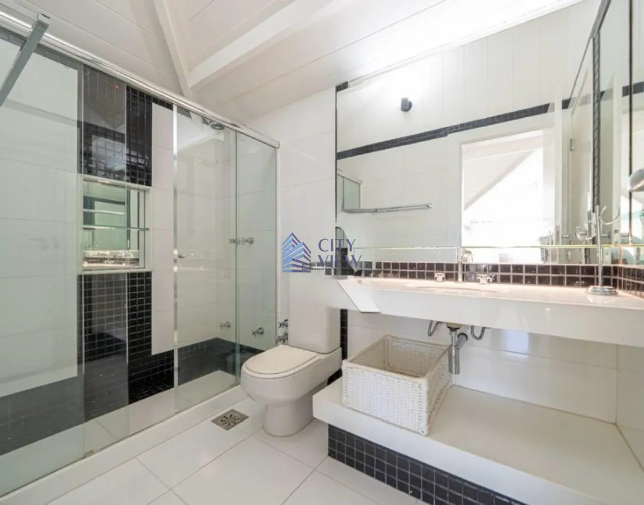 House with 5 bedrooms, 5 bathrooms and 5 parking, 1000 m² — photo 20