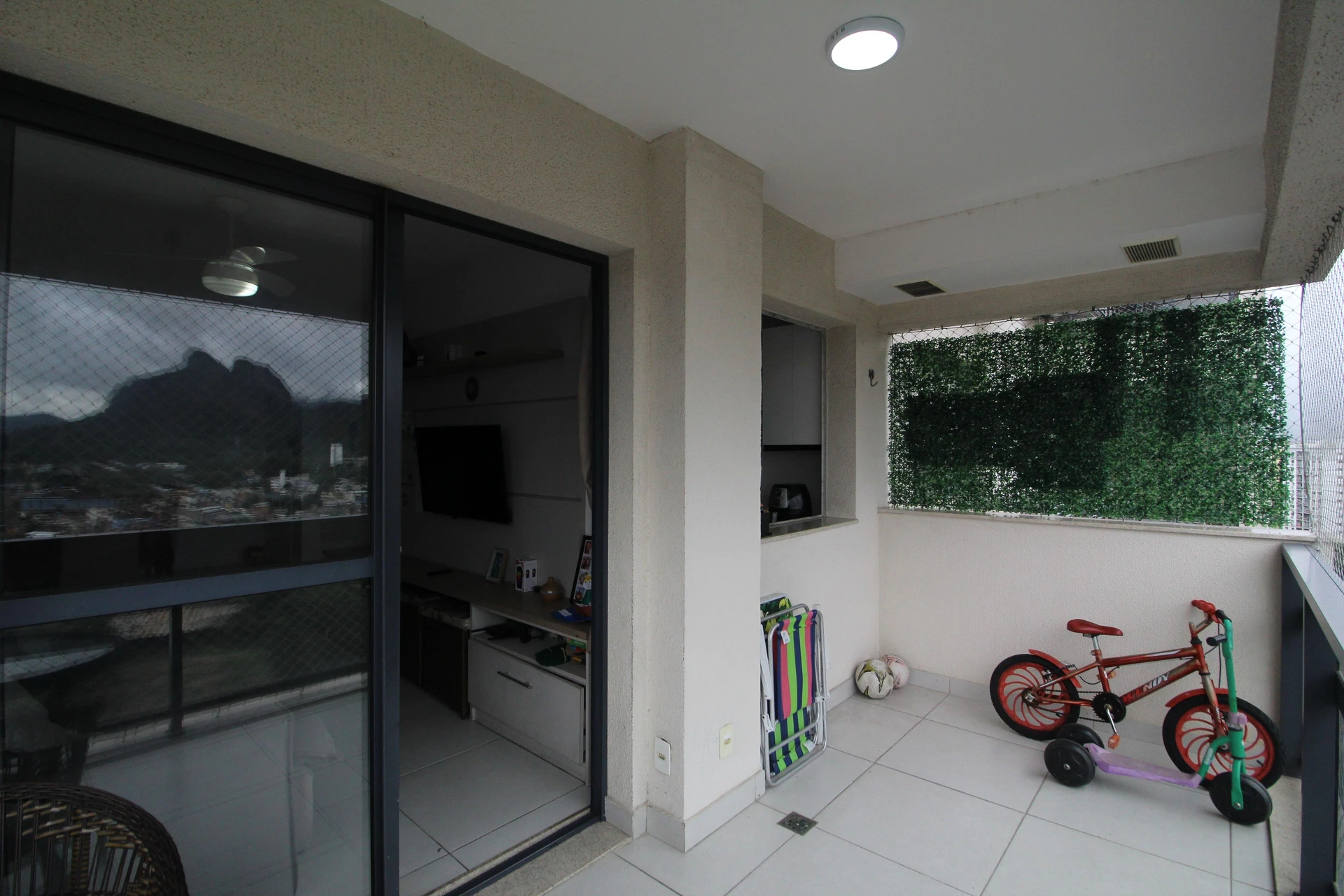 Apartamento mobiliado com 3 quartos, 2 banheiros e varanda — photo 26