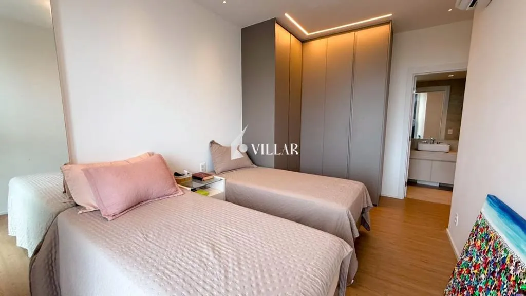3-bedroom apartment with a water view in Rio de Janeiro — photo 37