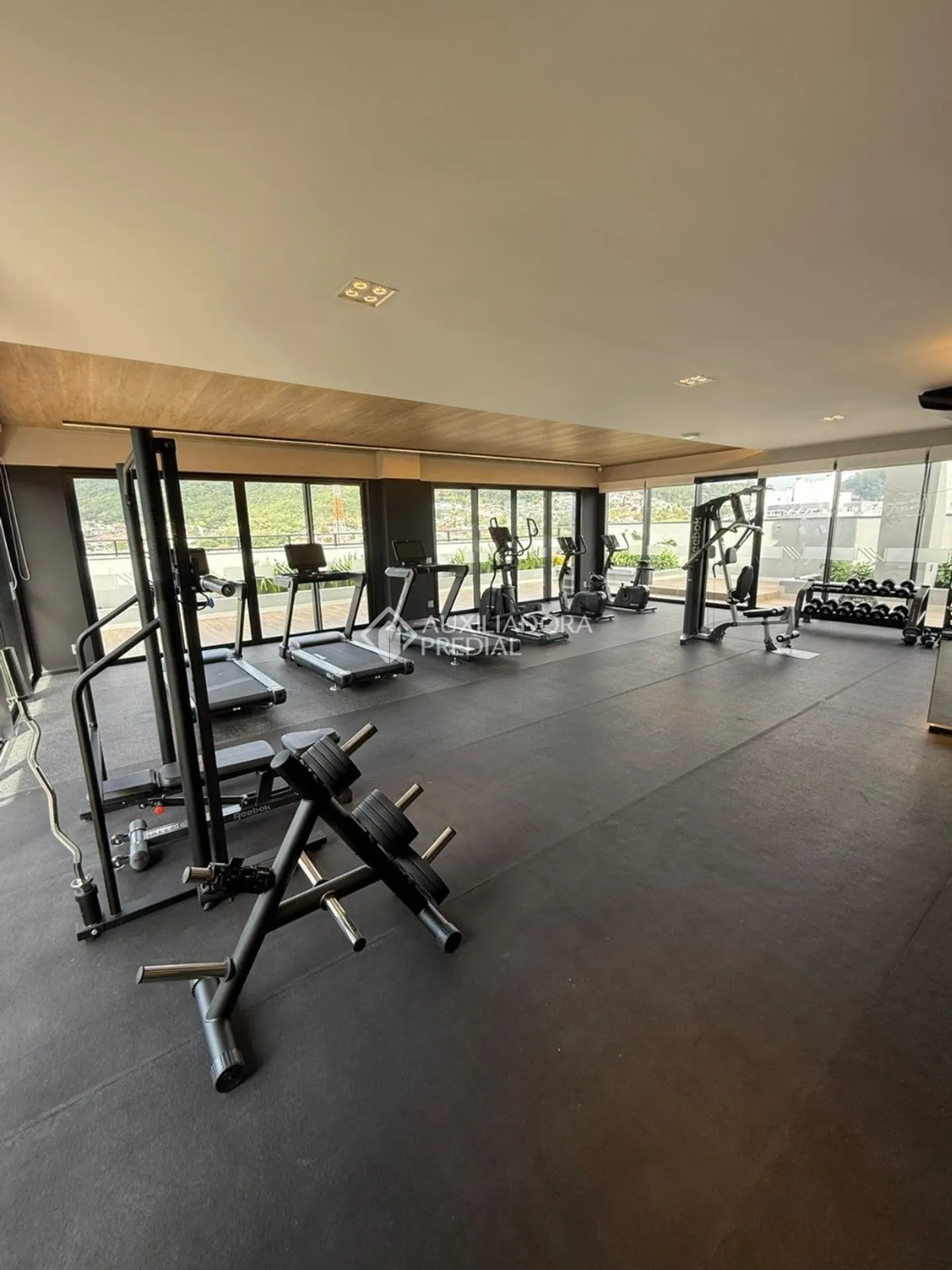 2-bedroom apartment in a building with a gym — photo 41