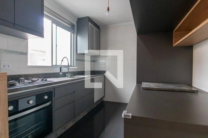 47 m² apartment with a walk-in closet and a home office — photo 5