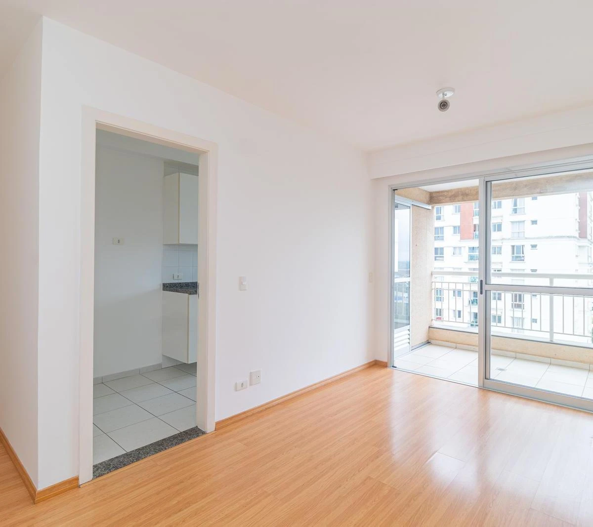 2-bedroom apartment with a washing machine in Curitiba — photo 15