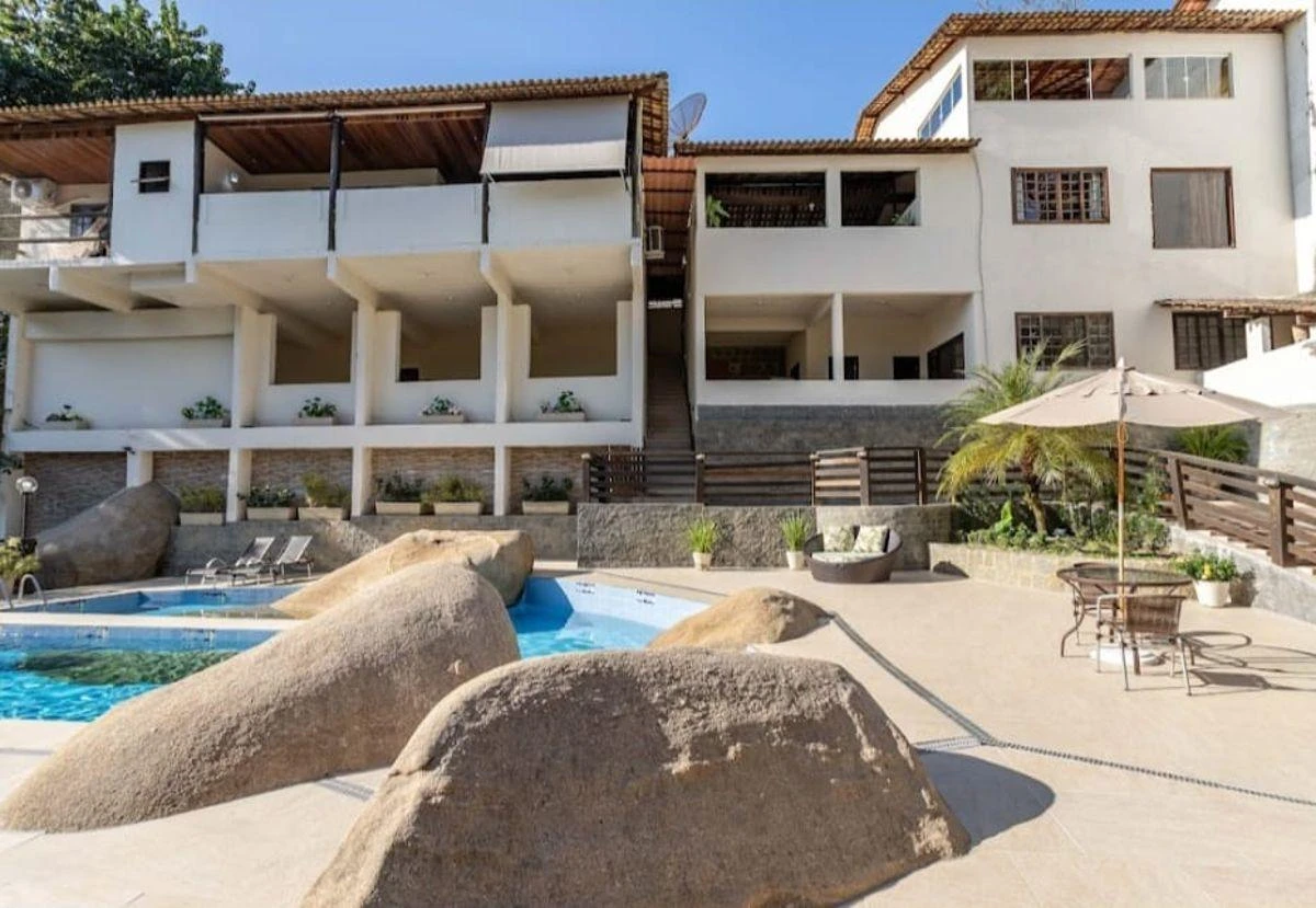 House with 8 bedrooms and 5 en-suites, 1500 m² — photo 17
