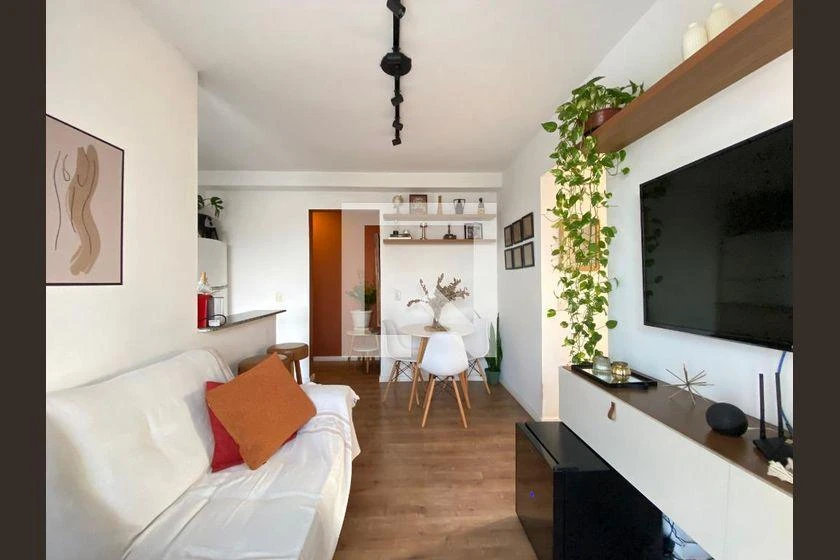 Apartment, 50 m², with wood or laminate floors — photo 24