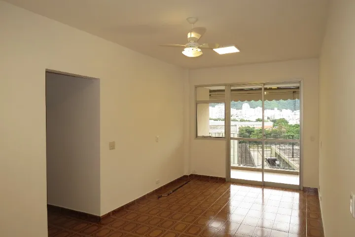 2-bedroom apartment with a mountain view — photo 7