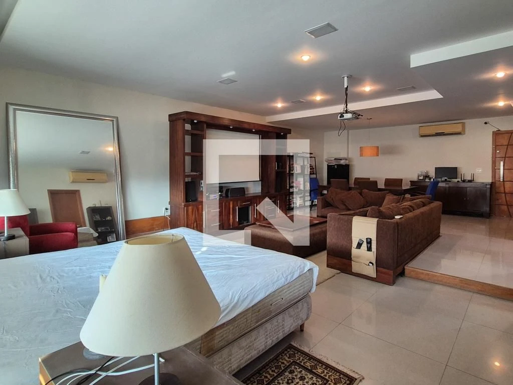 Furnished apartment with 5 en-suite bedrooms and terrace — photo 42