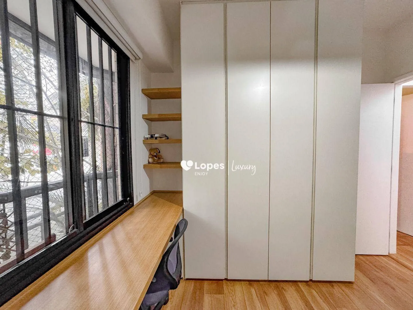 100 m² apartment with 3 bedrooms and a balcony — photo 35