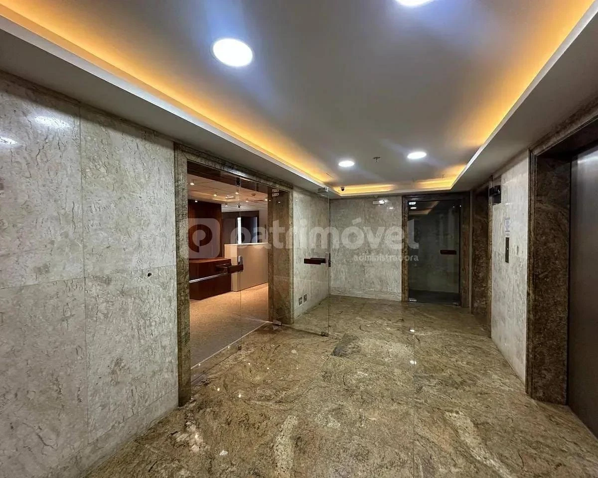 Sala comercial de 779 m², 1 quarto e 6 banheiros — photo 28