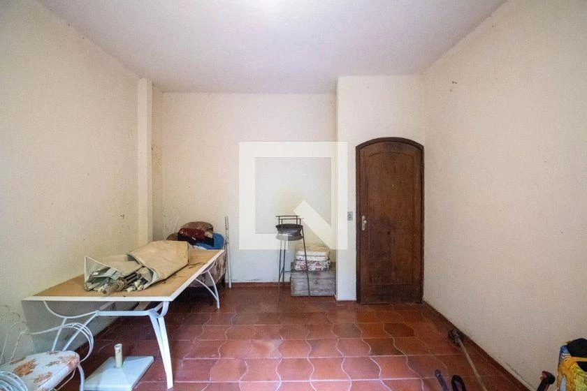 Furnished house with 4 bedrooms and 215 m² — photo 44