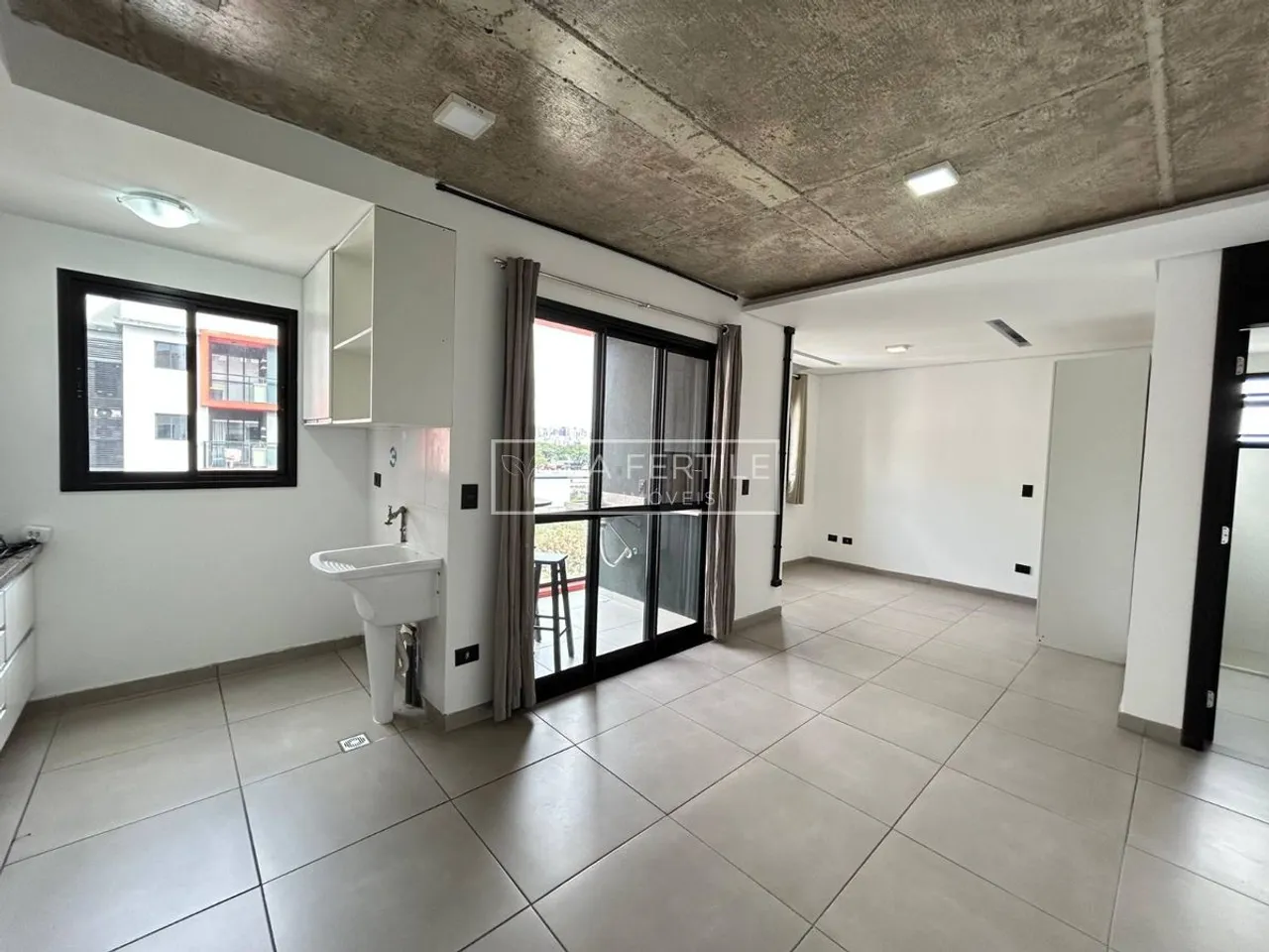 1-bedroom apartment with balcony and 46 m² — photo 16