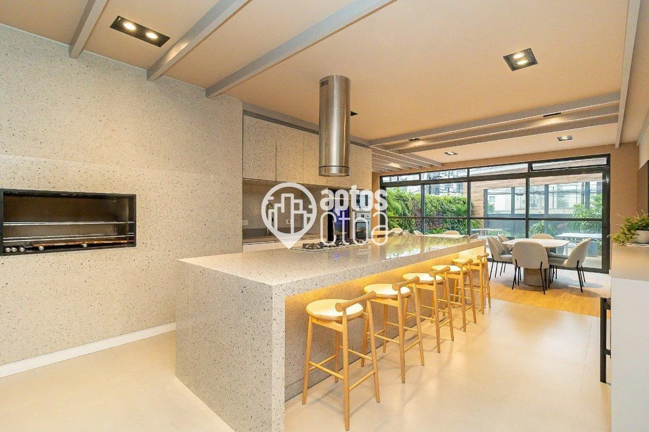 Glass-enclosed balcony in a 2-bedroom apartment, 81 m² — photo 2