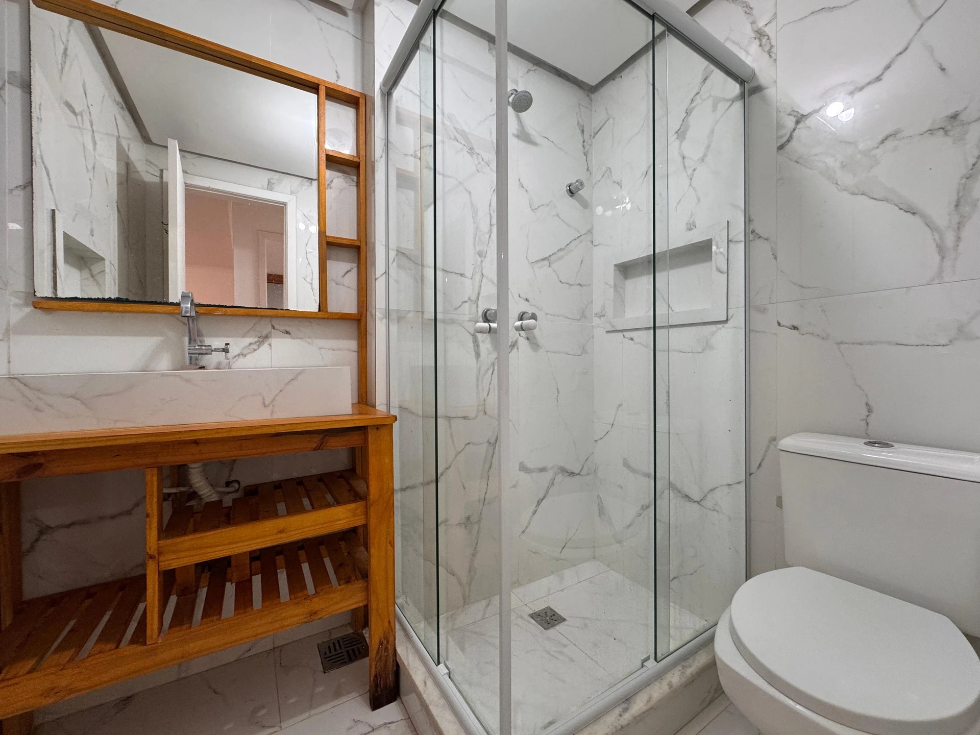 4-bedroom apartment with balcony and private BBQ grill — photo 23