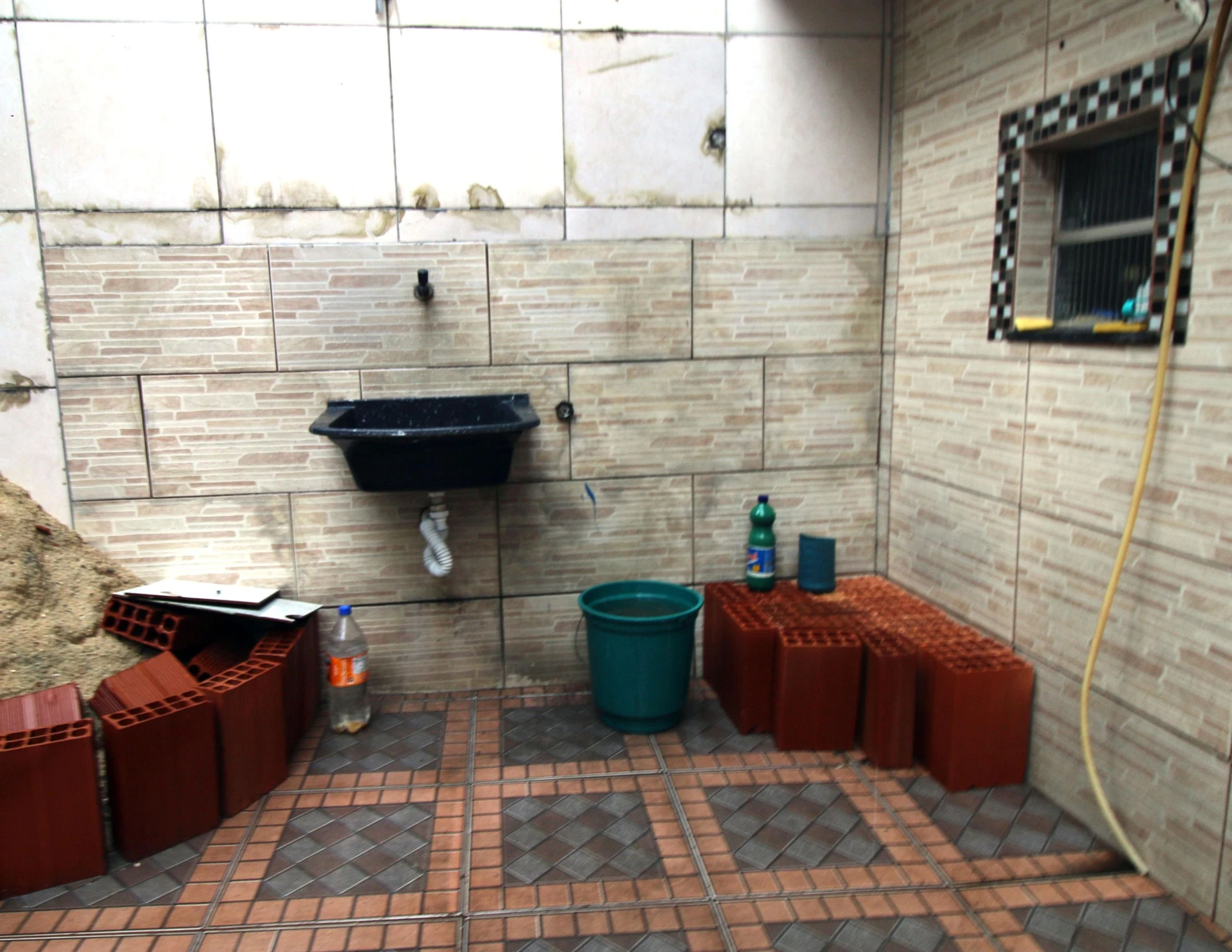 Немеблированный дом с 1 спальней, 1 ванной и зоной стирки — photo 5