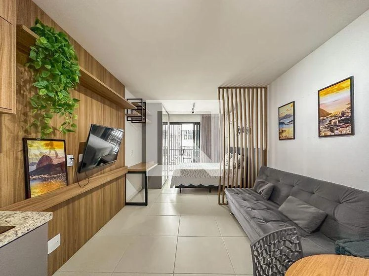 One-bedroom apartment in a building with a gym — photo 9