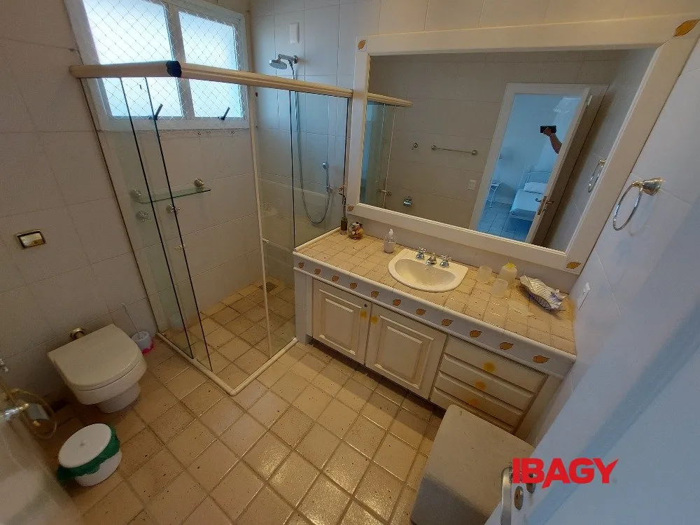 Меблированный дом 518 м² с 5 спальнями и 4 суитами — photo 40