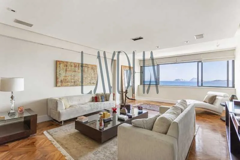 Apartamento com 4 quartos e janelas do chão ao teto — photo 6