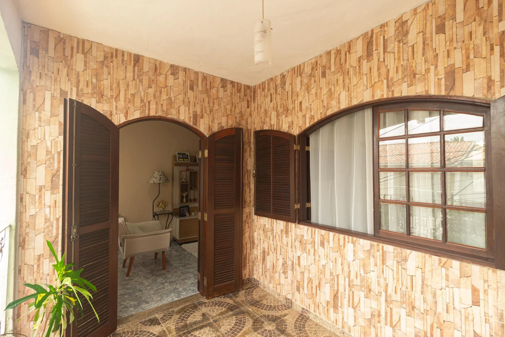 Будинок 120 м² із садом та балконом із грилем — photo 47
