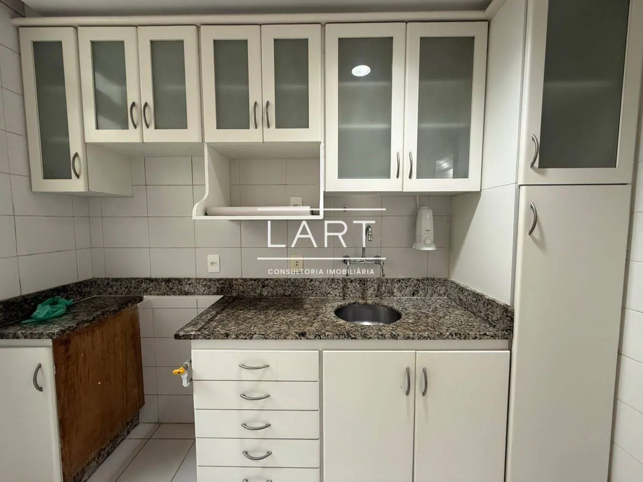 Apartamento de 3 quartos em condomínio com piscina — photo 9