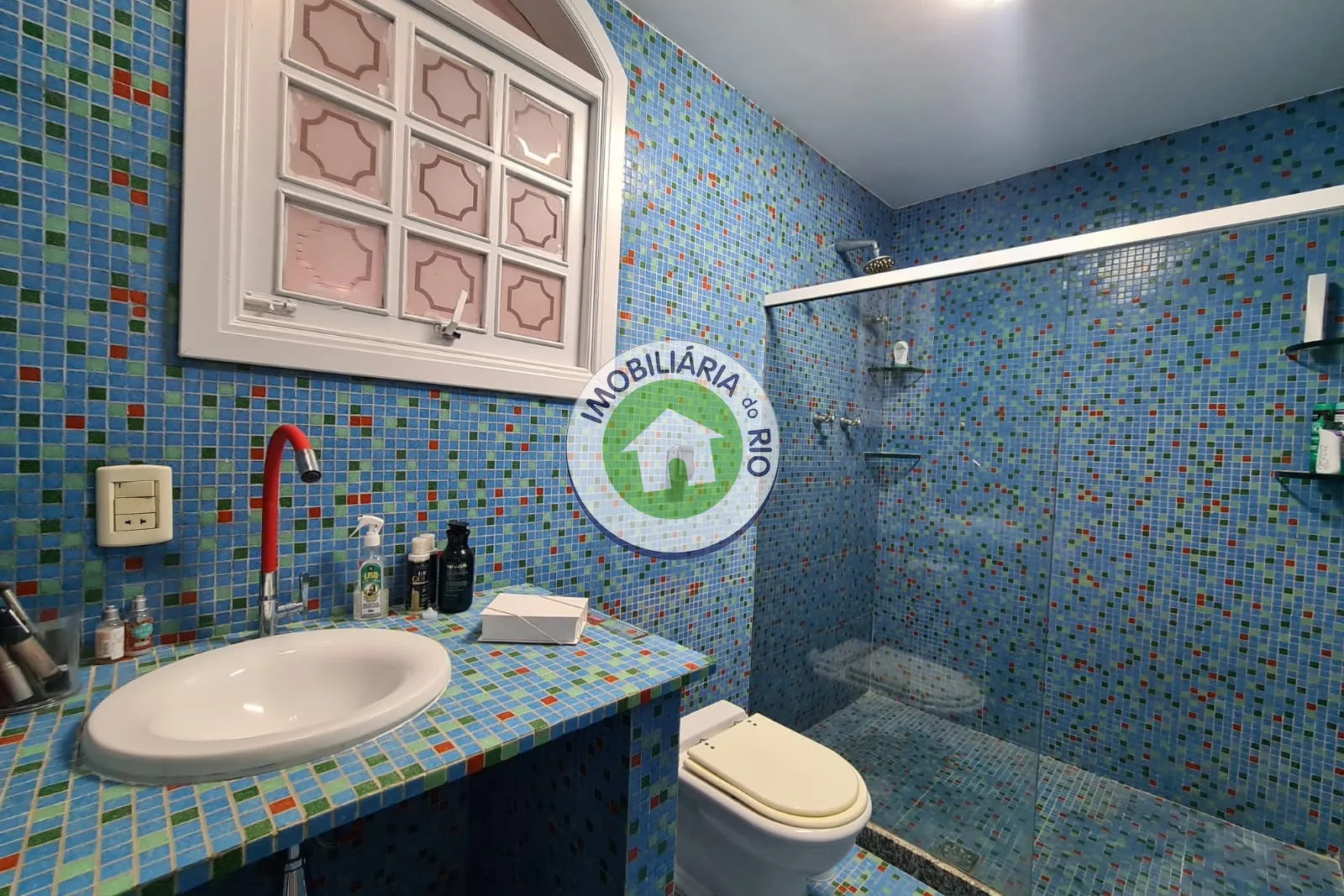House with 5 bedrooms and 5 bathrooms plus 4 parking spaces — photo 11