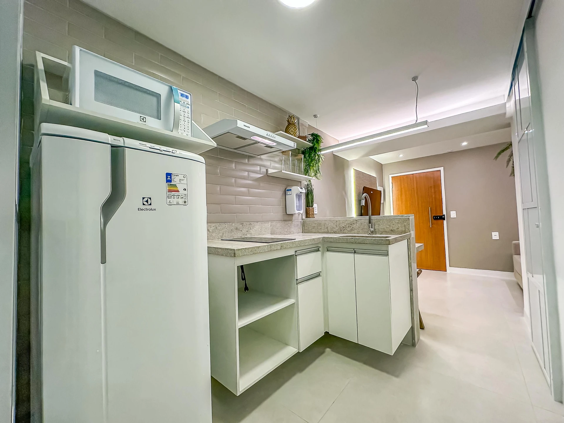 Меблированная квартира с 1 спальней и кухней open-plan — photo 25