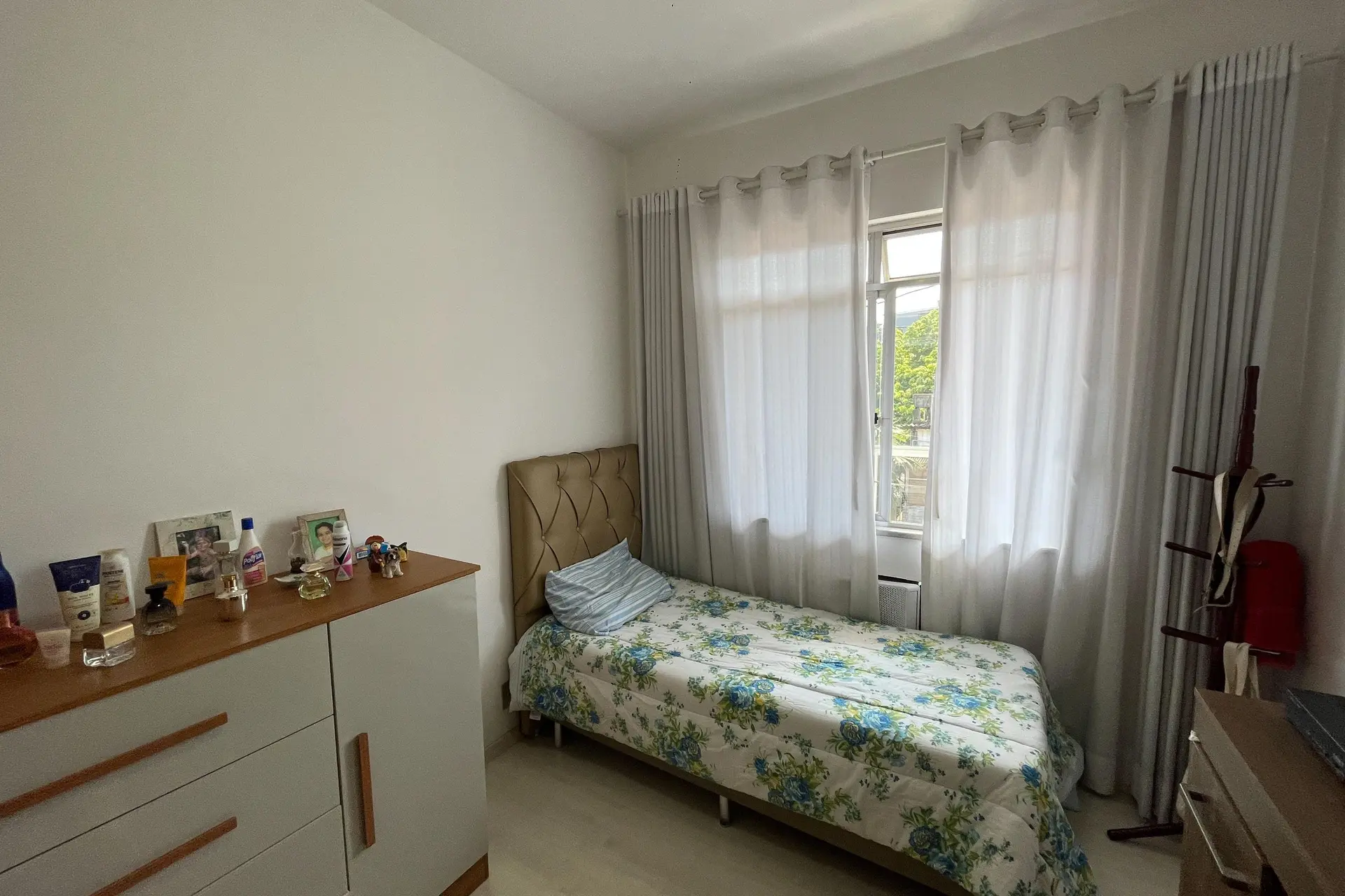 Glass-enclosed balcony in a 3-bedroom apartment, 131 m² — photo 26