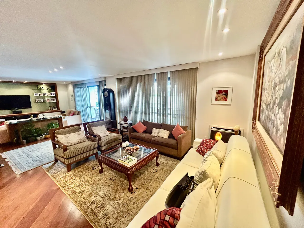 Furnished 3-bedroom apartment with 275 m² on the 4th floor — photo 11