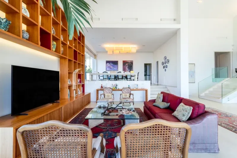 House with 5 bedrooms and 5 bathrooms with water views — photo 16