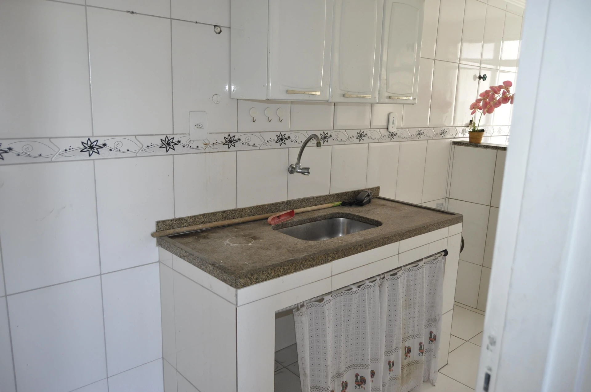 Apartamento sem mobília com 2 quartos e 1 vaga