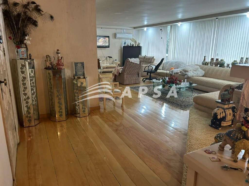 Furnished 4-bedroom apartment, 300 m² and 4 parking spots — photo 6