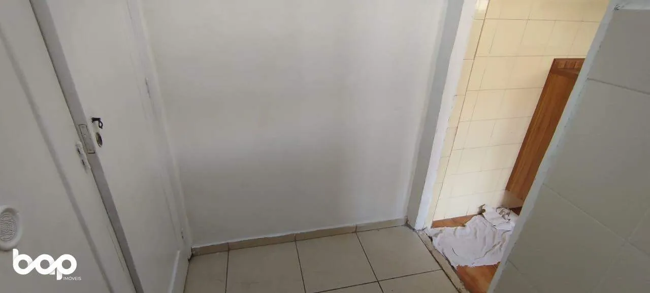 3-bedroom apartment with separate kitchen and stove — photo 24