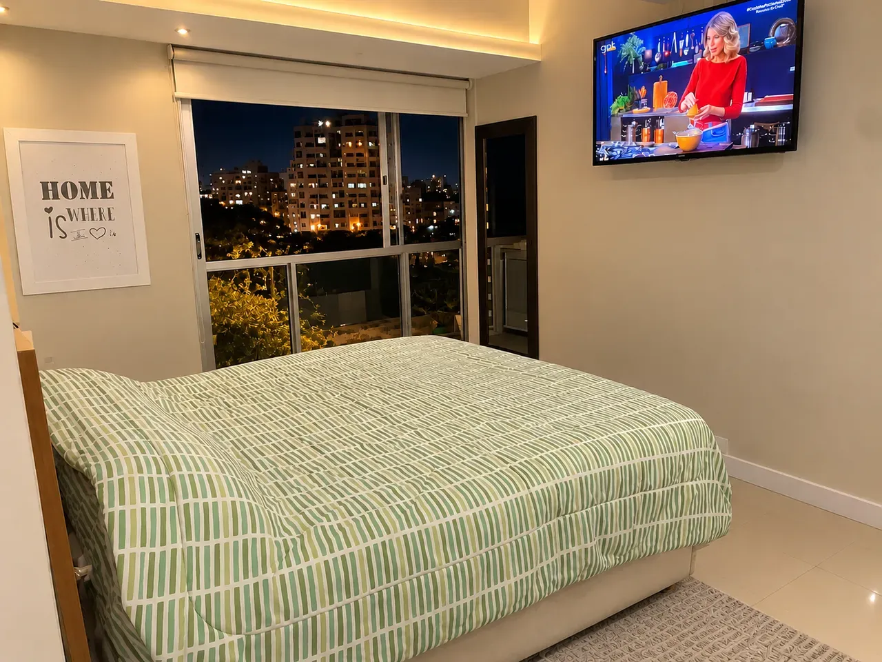 Furnished apartment, 138 m², with a grill on the balcony — photo 5