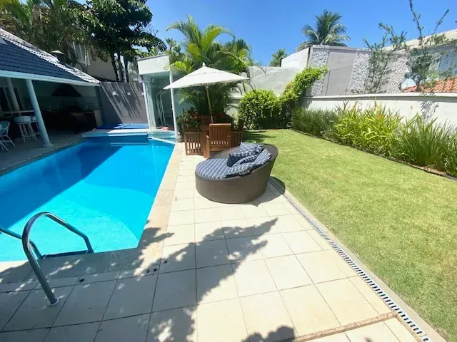 Casa com 4 dormitórios e 5 banheiros, com garagem — photo 41
