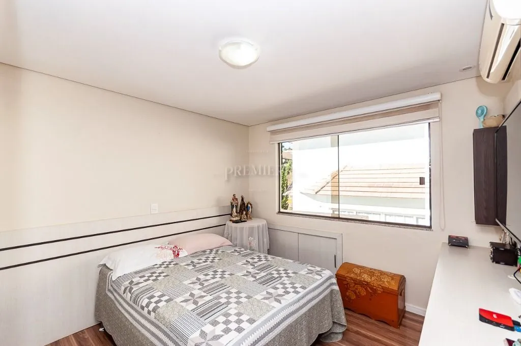 Furnished house with 4 bedrooms across 1167 m² and 8 spots — photo 68