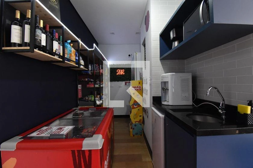 Furnished apartment, 36 m², with wood or laminate floors — photo 16